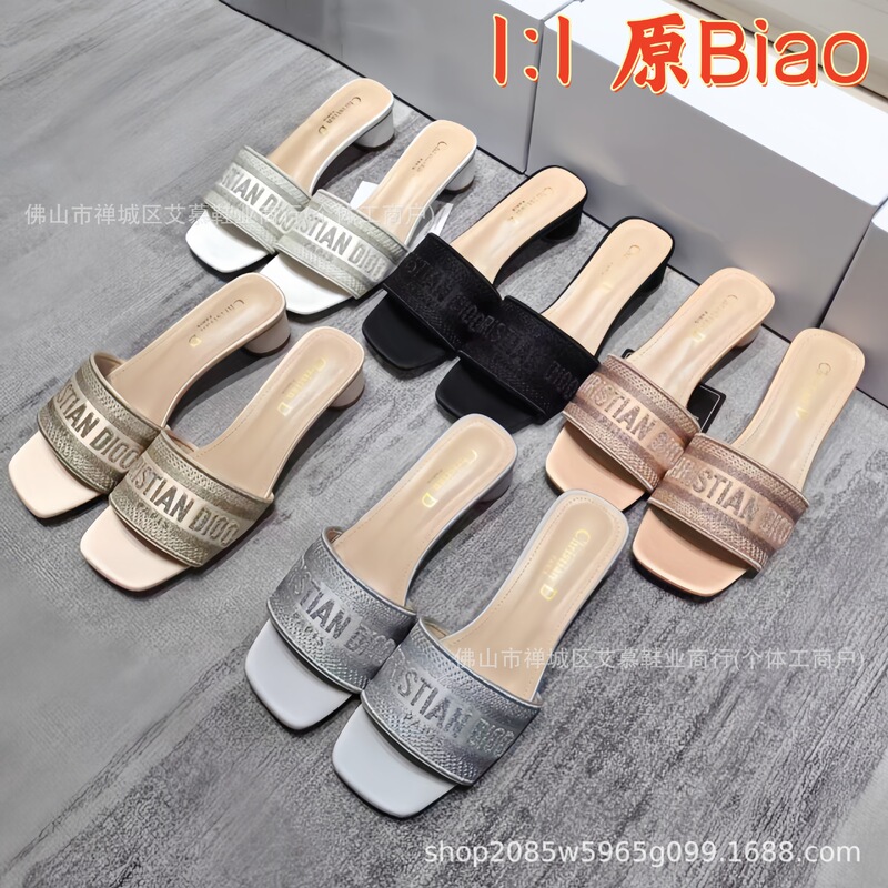 D Brand Chunky Heel Square-Toe Slippers for Women 2026 Summer New Embroidered Letter Fashion One-Strap Height-Increasing Casual Sandals D Brand Chunky Heel Square-Toe Slippers for Women 2026 Summer New Embroidered Letter Fashion One-Strap Height-Increasing Casual Sandals