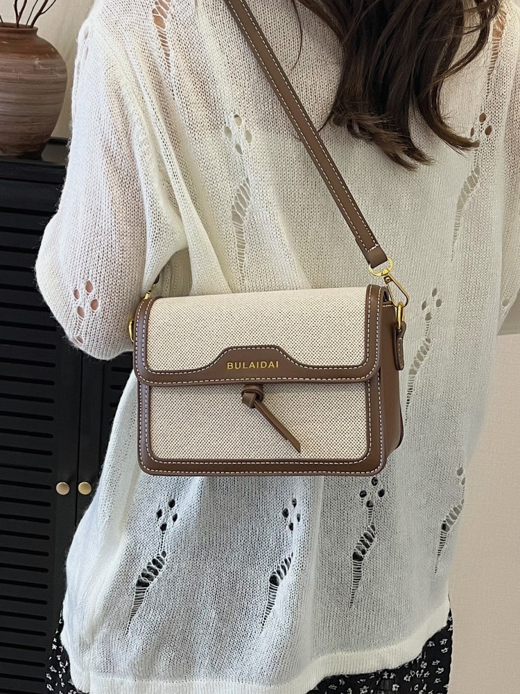 Bolso de alta sensación de mujer nuevo estilo europeo y americano retro cross-border empalme color contraste bolso cuadrado ligero lujoso viaje de hombro mochila image 4