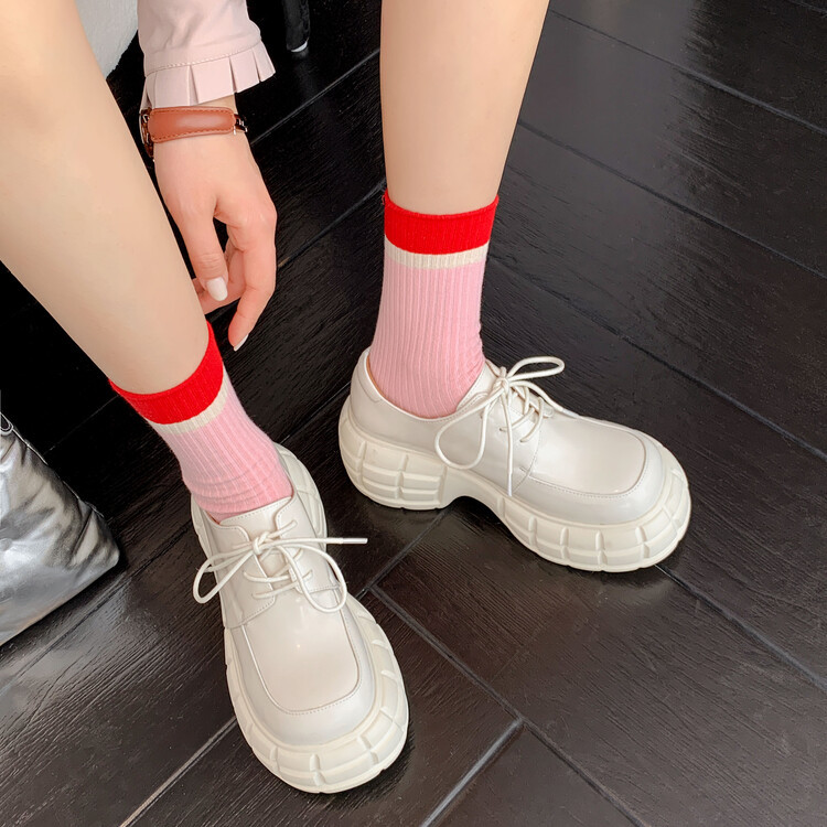 Giày lười nữ da bò phối dây buộc chéo đế xuồng platform phong cách Anh quốc — Màu Đen Hạt mở viền, Màu đen da bò mờ, Màu trắng chi tiết 144