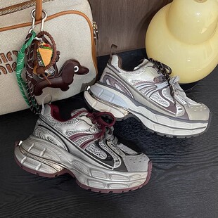 ���ֵ����ϵ�ЬŮ2025�����¿�С��������͸��ٴ����e�\�ӾWЬ