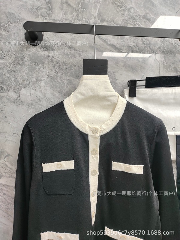 2025深圳南油新款黑白撞色针织半开胸毛衣简约时尚百搭毛衣上衣女|undefined