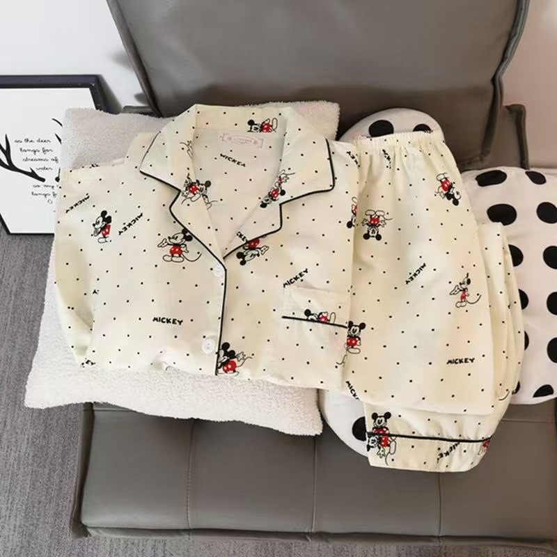 Al por mayor transfronterizo nubes de otoño pijamas de manga larga pantalones cardigans de dibujos animados con solapa linda ropa de hogar