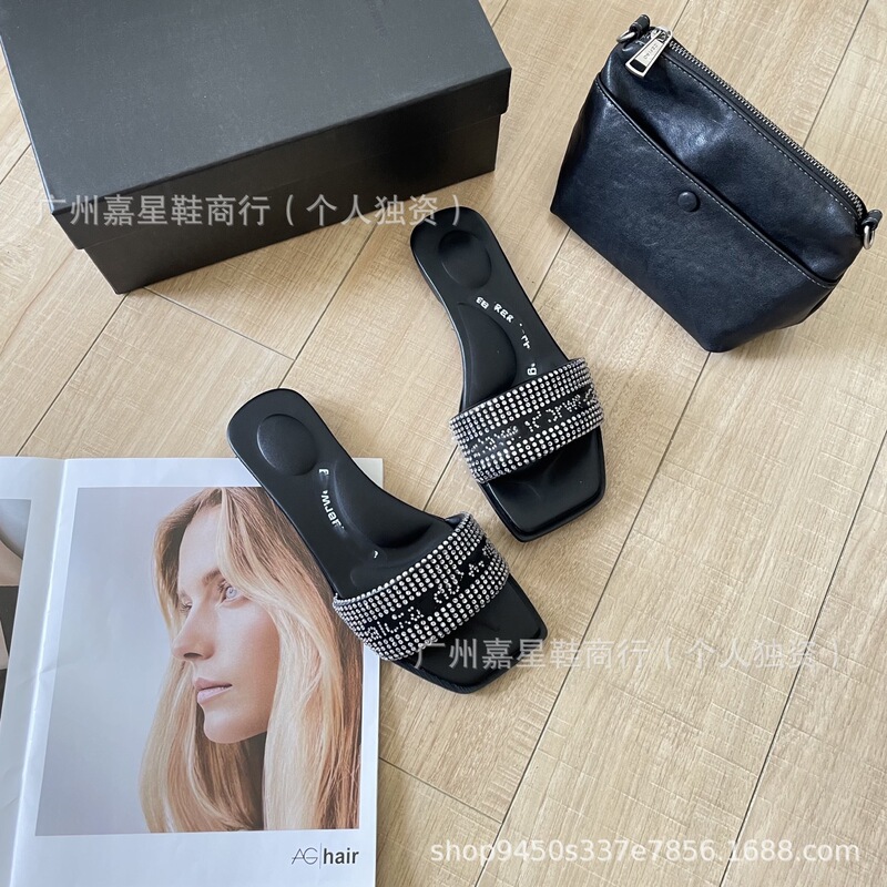 Rhinestone Letter Flat Slippers Fashion Week Runway Top Trending Early Summer Fashion Top Correct Version