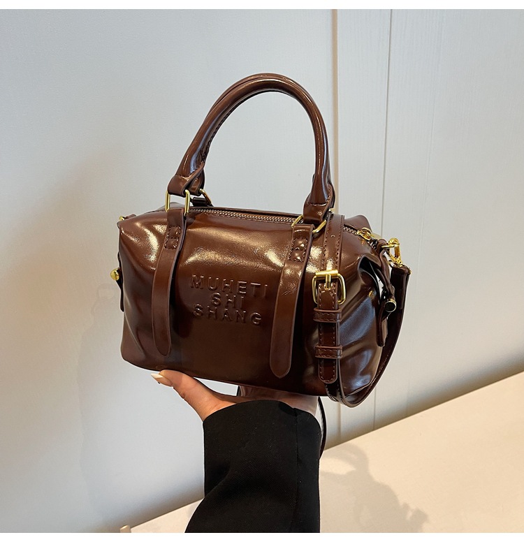 Casual and simple hand-held pillow bag for women, 2025 new style, fashionable and trendy, niche single-shoulder crossbody bag for work and commuting undefined