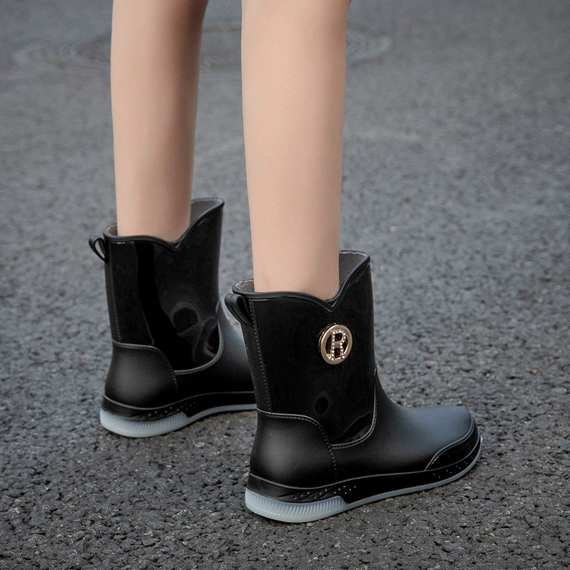 Fashionable boots, non-slip wear-resistant shoes