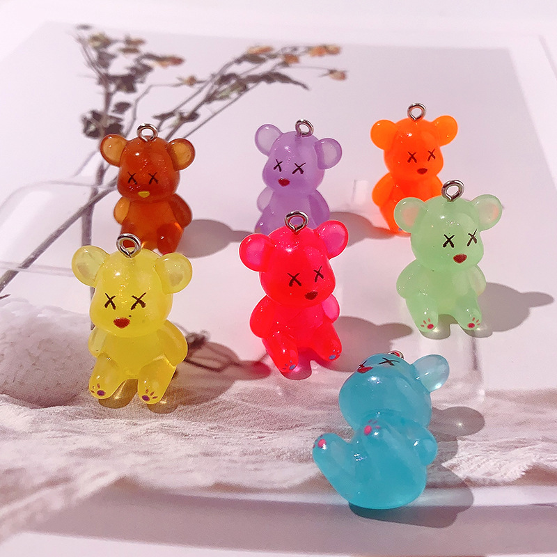 Ventas calientes de luz nocturna violenta estereoscópica osos diy joyas hechas a mano colgantes llaveros pendientes crema pegamento accesorios de caso de teléfono celular