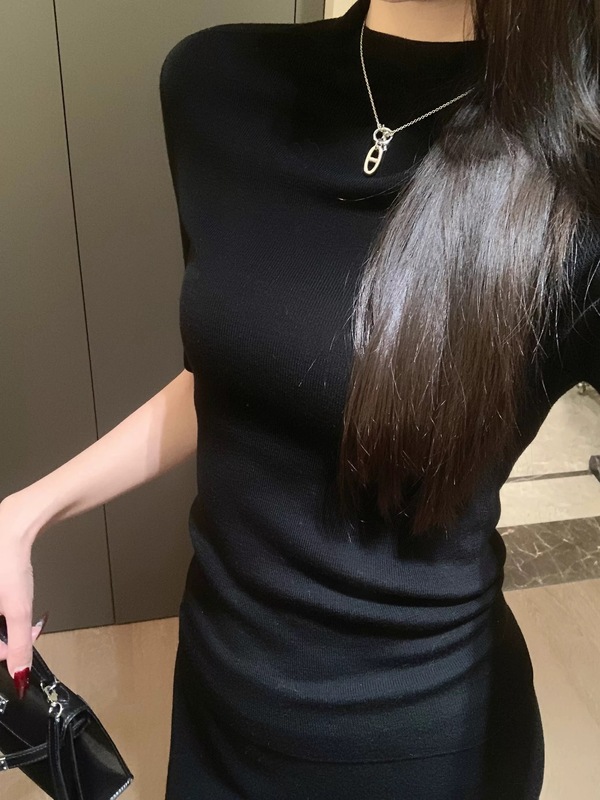 25秋冬新款羊毛女五分袖半高打底衫针织衫轻奢简约修身纯色高级感|undefined
