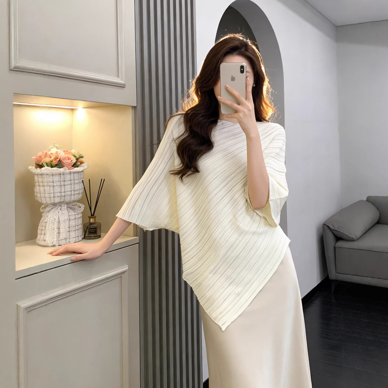 French-Style Irregular Short-Sleeved Knit Top for Women, Summer Loose Fit, Thin and Slimming, Fashionable and Stylish, Super Attractive Top A11255