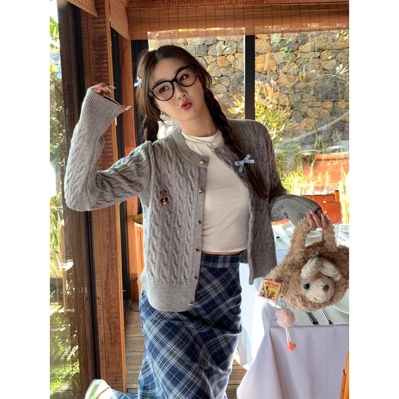 秋冬毛衣开衫女2025新款藏蓝色小熊刺绣麻花针织外套韩系穿搭上衣|undefined