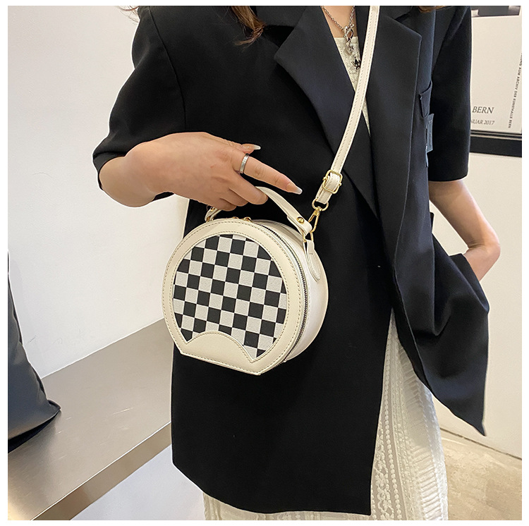 Plaid Stitching Simple Women's Bag Spring And Summer New Shoulder Messenger Bag display picture 4
