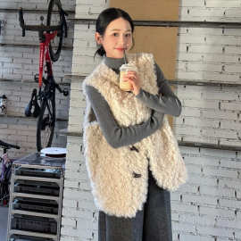 羊羔毛马甲女2025秋冬新款韩系高级感皮毛一体外套毛毛绒马夹背心
