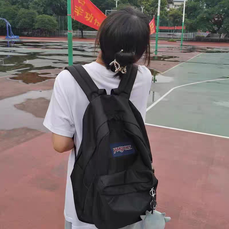 검은색