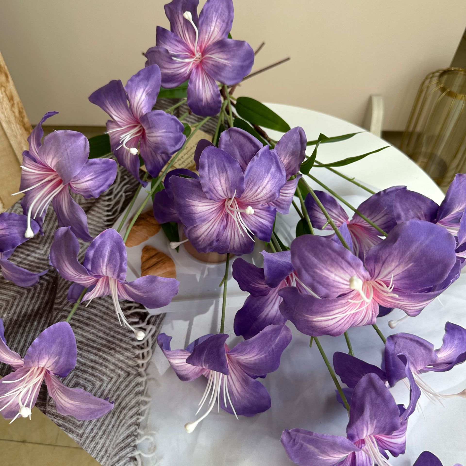 Realistic flower arrangements for living room