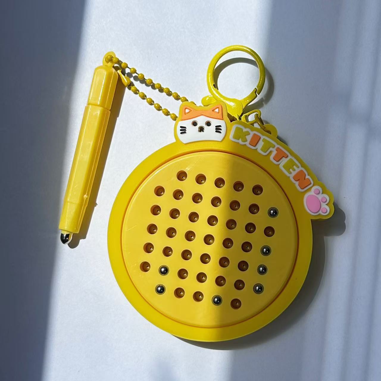Laberinto de bolas de acero de absorción tablero de dibujo de bolas de paseo juguetes de rompecabezas para niños entrenamiento de fuerza de concentración pequeña bolas colgantes al por mayor