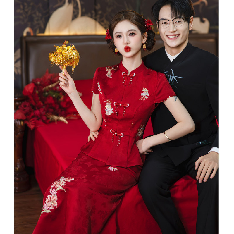 Red Wedding Dress Bridal Qipao 2026 New Style New Chinese Style Engagement Dress Wedding Set for Returning Home, Stunning for Women Red Wedding Dress Bridal Qipao 2026 New Style New Chinese Style Engagement Dress Wedding Set for Returning Home, Stunning for Women