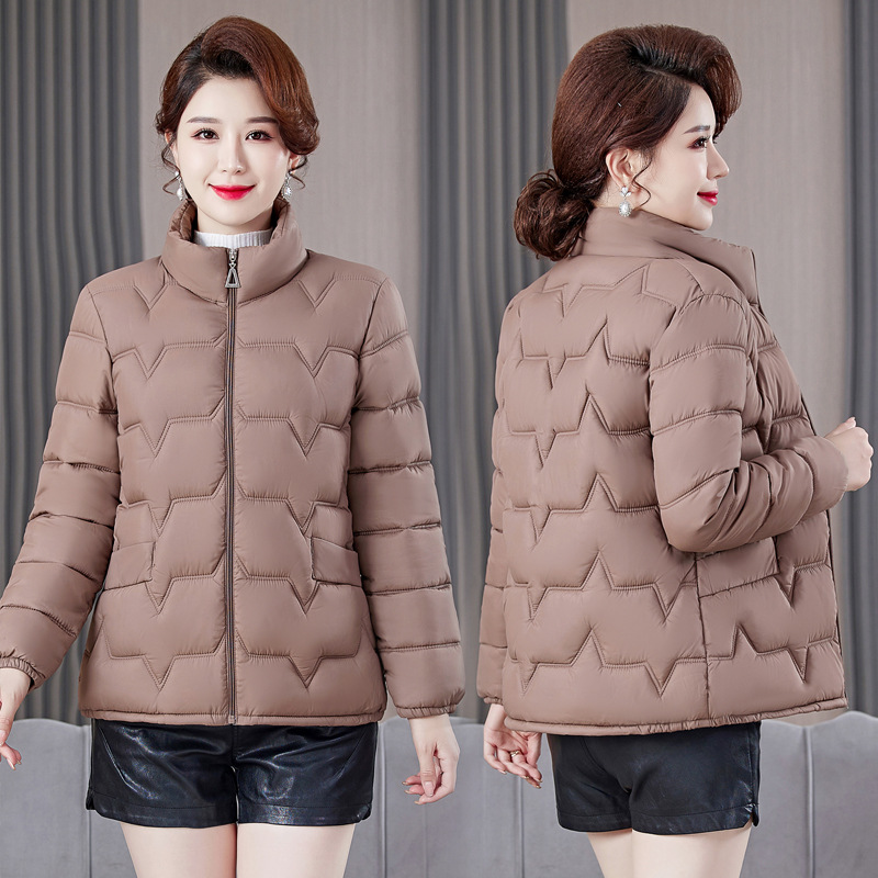 Damas de mediana edad delgadas y delgadas, chaqueta de pluma ligera, chaqueta corta, madres engordadas, chaqueta de algodón más grande image 4