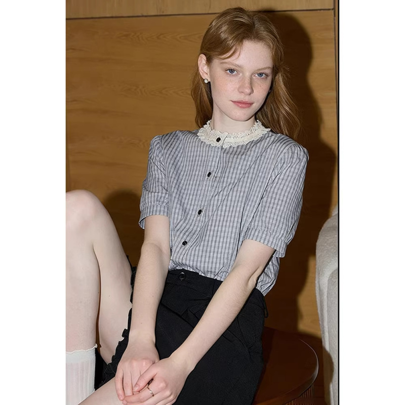 French-Style Lace Collar Plaid Short-Sleeve Shirt for Women, Early Spring 2026 New Artistic Girly Style Blouse
