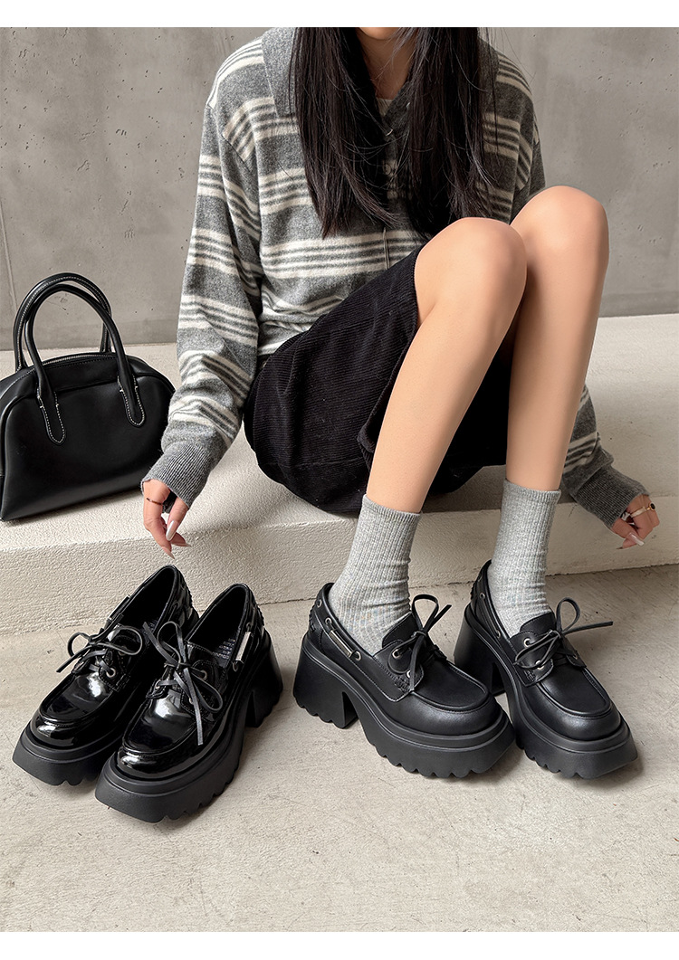 Giày loafer nữ đế xuồng platform dây buộc phong cách Anh quốc – mũi sâu, da bóng, gót 5 cm — Đen (bóng), Đen (mờ) chi tiết 20