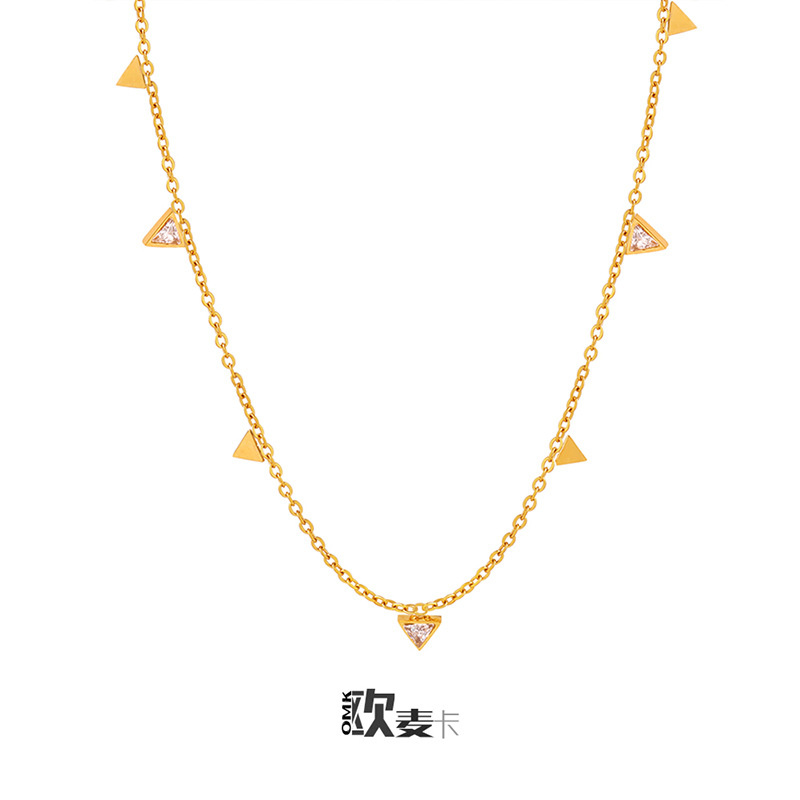 Triángulo circón nicho personalidad temperamento collar del todo fósforo occidental reina madre temperamento retro Cadena de clavícula luz joyería de lujo al por mayor