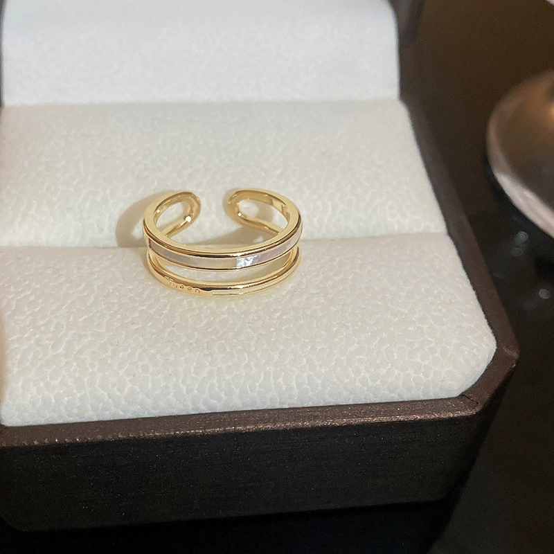 П fashionable ring with zircon?