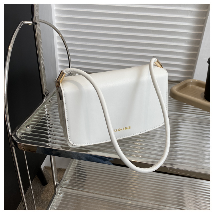 Texture simple et à la mode petit sac carré 2024 nouveau sac à bandoulière polyvalent de banlieue version coréenne sac à aisselles design de niche à la mode_voghion.com