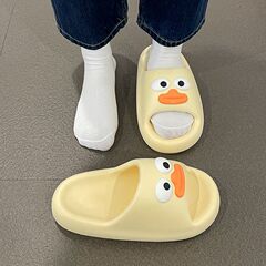 厚い底のスリッパの女性2024夏のソーセージの口の家の滑り止めのスリッパの外はファッションの1字を着て砂浜を引っ張って糞感を踏みます。