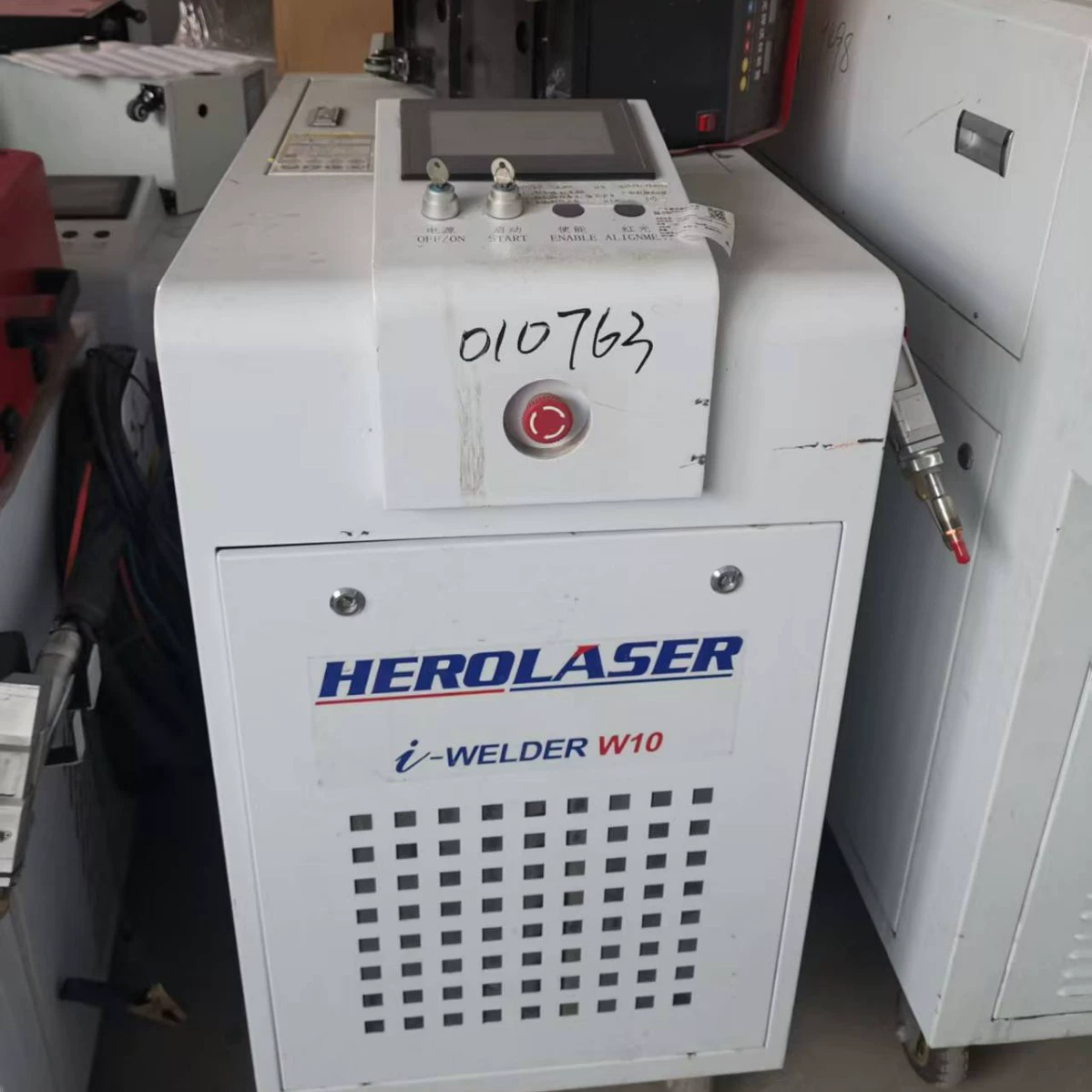 Ming Radium Laser Оригинал подержанный 80% новый 1000W портативный лазерный сварочный аппарат алюминиевый металл из нержавеющей стали