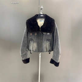 2025秋冬新款 帅气时髦复古时尚简约高级 羊毛皮毛一体牛仔鹅绒服