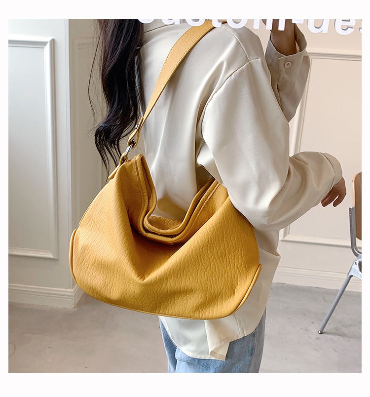 Korean Style Retro Simple Fashion Shoulder Bag 2021 New Ins Large Capacity Casual Handbag Fashionable Crossbody Women's Bag display picture 11
