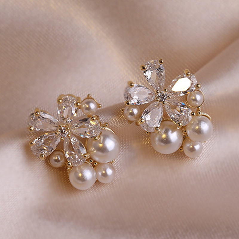 Japanese Korean Silver Needle Flower Zircon Female Ins Versatile Small And Simple Pearl Feeling Earrings_voghion.com