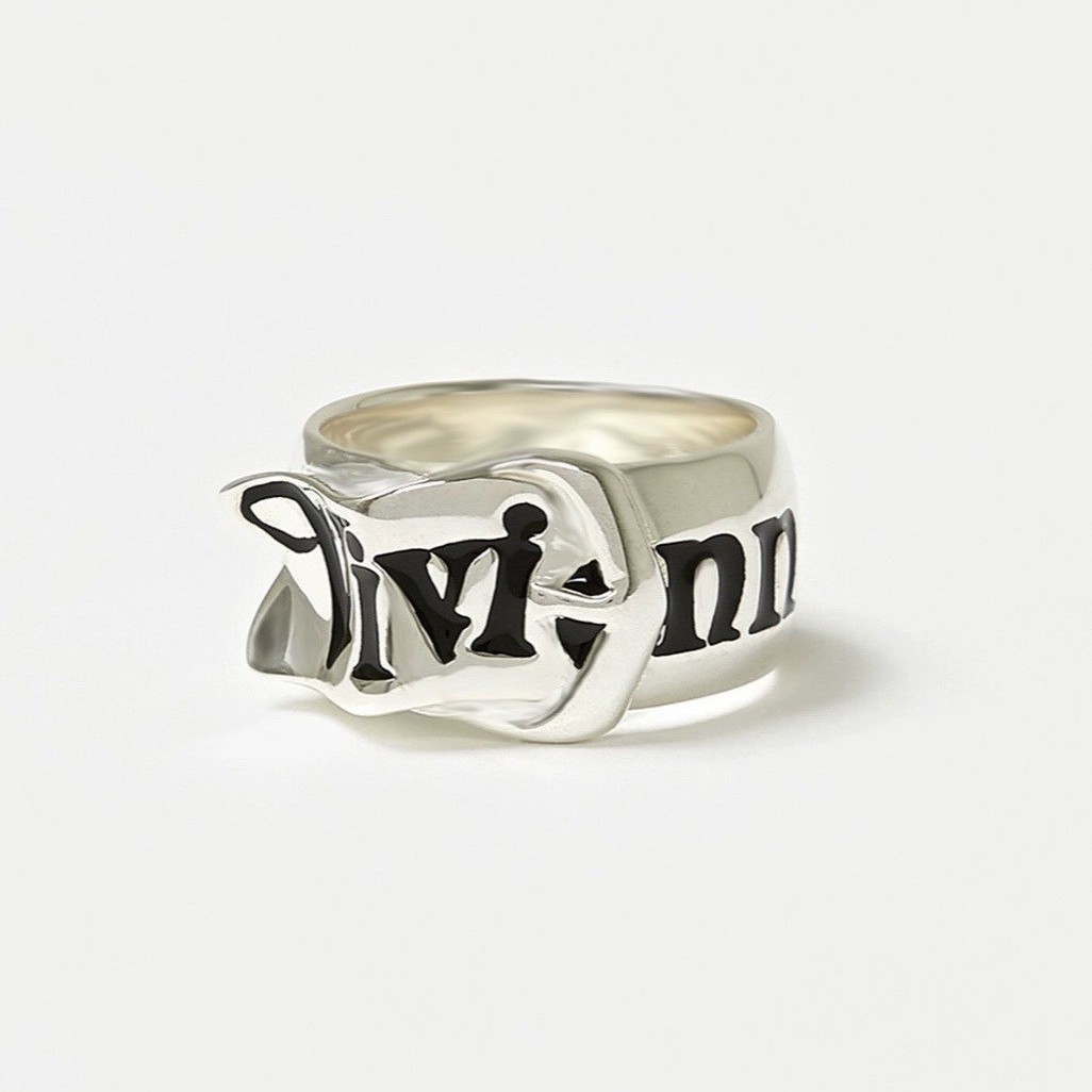 Queen Mother Saturn Ring Mit Buntem Logo Und Breiter Bandschiene_voghion.com
