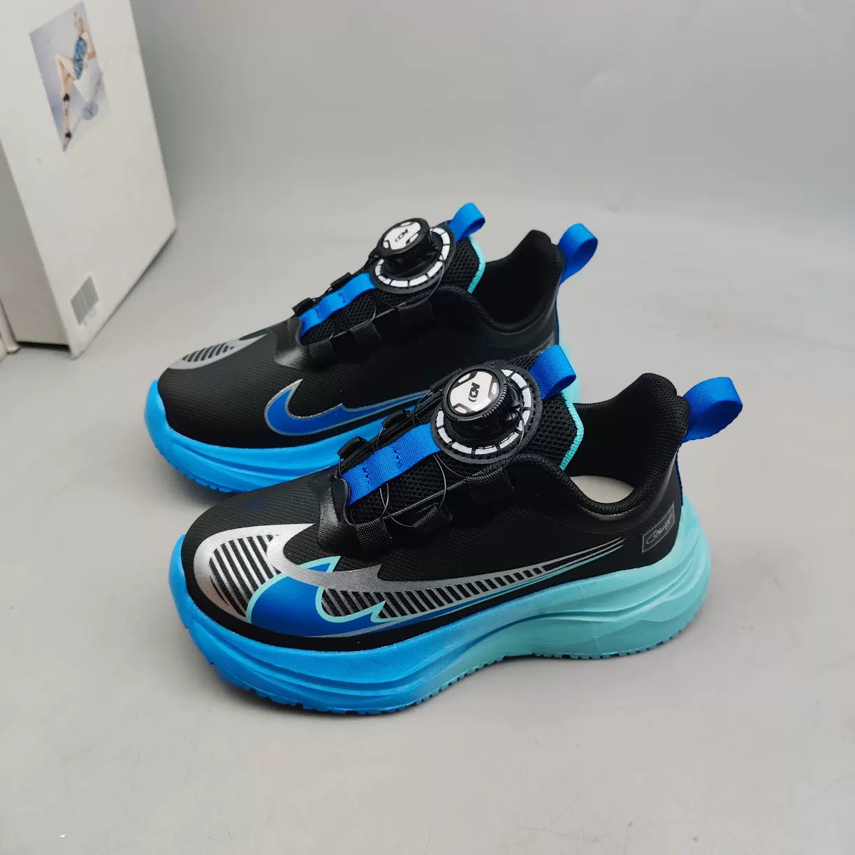 皮面儿童跑步鞋童鞋男童跑鞋新款休闲轻便运动运动鞋