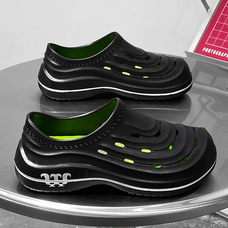 Zapatos de hombre de verano 2024 nuevos suelos suaves transpirables antideslizantes no se cansan de usar sandalias de conducción de playa