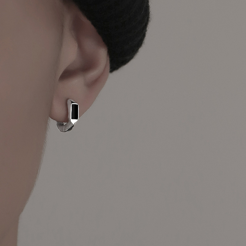 Korean Style Irregular Earrings for Men, Trendy and Unique Minimalist Resin Earrings for Women, Fashionable Hip-Hop Black Small Hoops