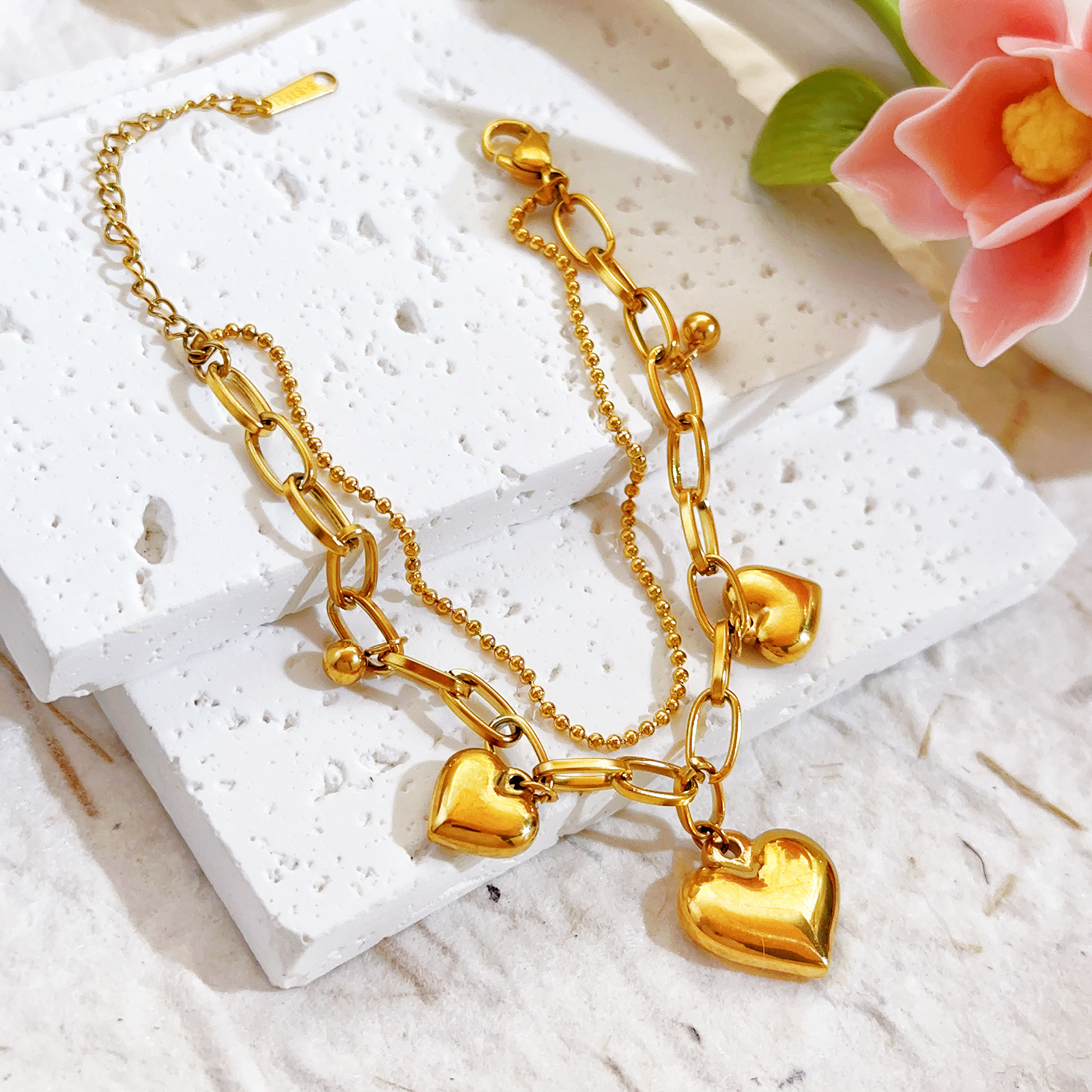 Colgante de corazón de melocotón de acero inoxidable transfronterizo europeo y americano Cadena irregular Pulsera de industria pesada chapada en oro Amor dorado Nuevo estilo