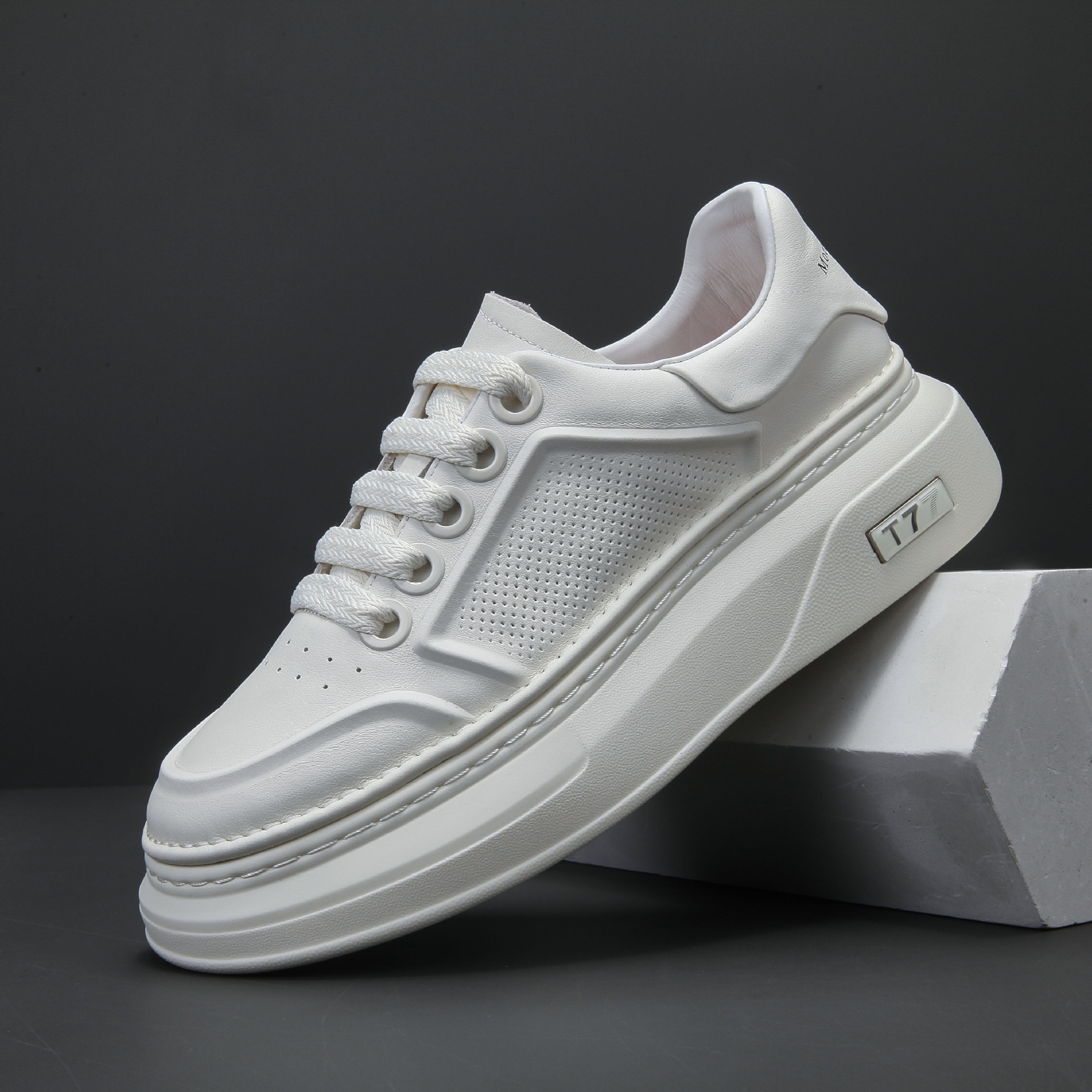 First-Layer Calfskin Height-Increasing White Shoes for Men, New Thick-Soled Foam-Soled Shoes with Slight Flaws, Same-Style Genuine Leather Sneakers for Men and Women