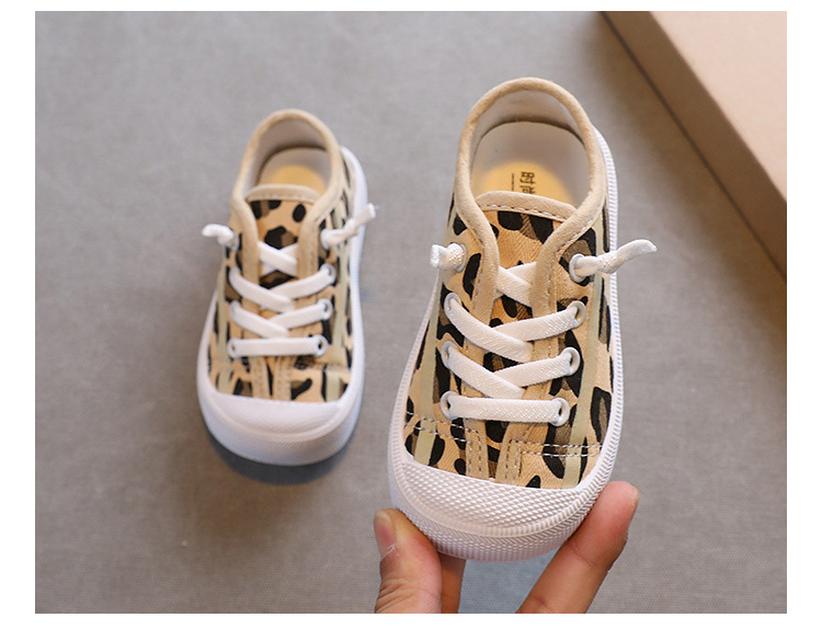 Baby One-foot Soft-soled Canvas Shoes Autumn 2021 New Leopard Print Casual Shoes Low-top Sneakers display picture 11