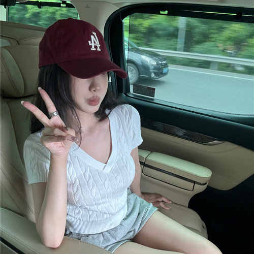 V-neck twist short-sleeved knitted T-shirt women's clothing summer design niche slim slimming hot girl short chic top