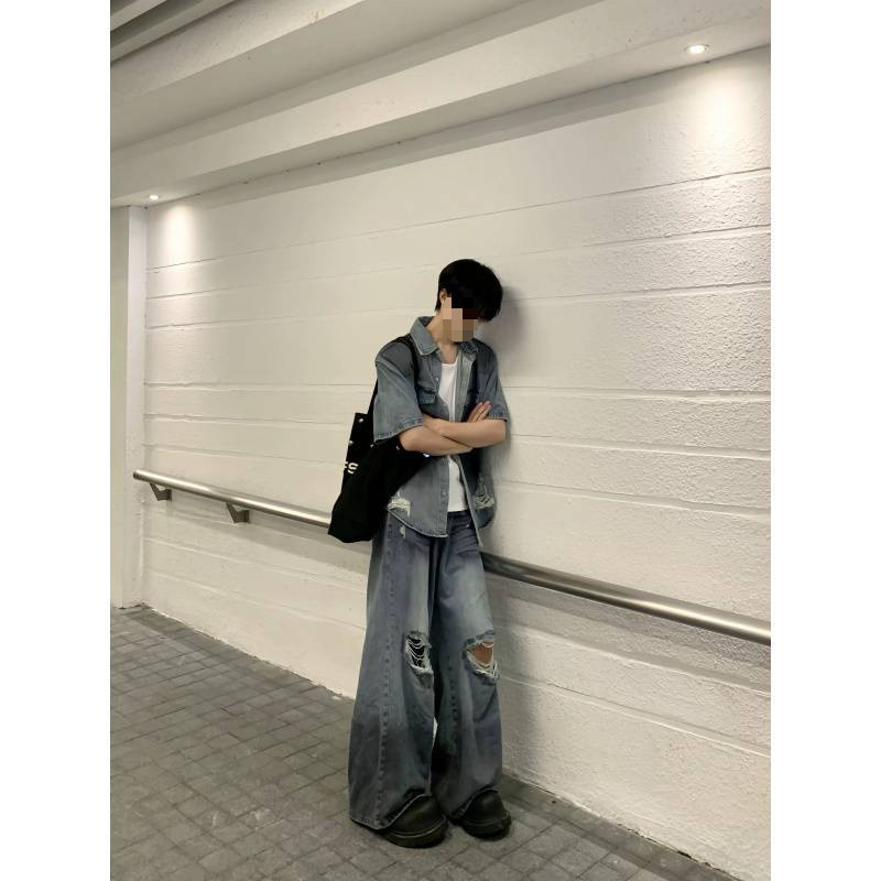 Distressed shoulder-padded cool denim jacket, short-sleeved shirt, men's clean-fit ripped denim floor-length pants set Distressed shoulder-padded cool denim jacket, short-sleeved shirt, men's clean-fit ripped denim floor-length pants set