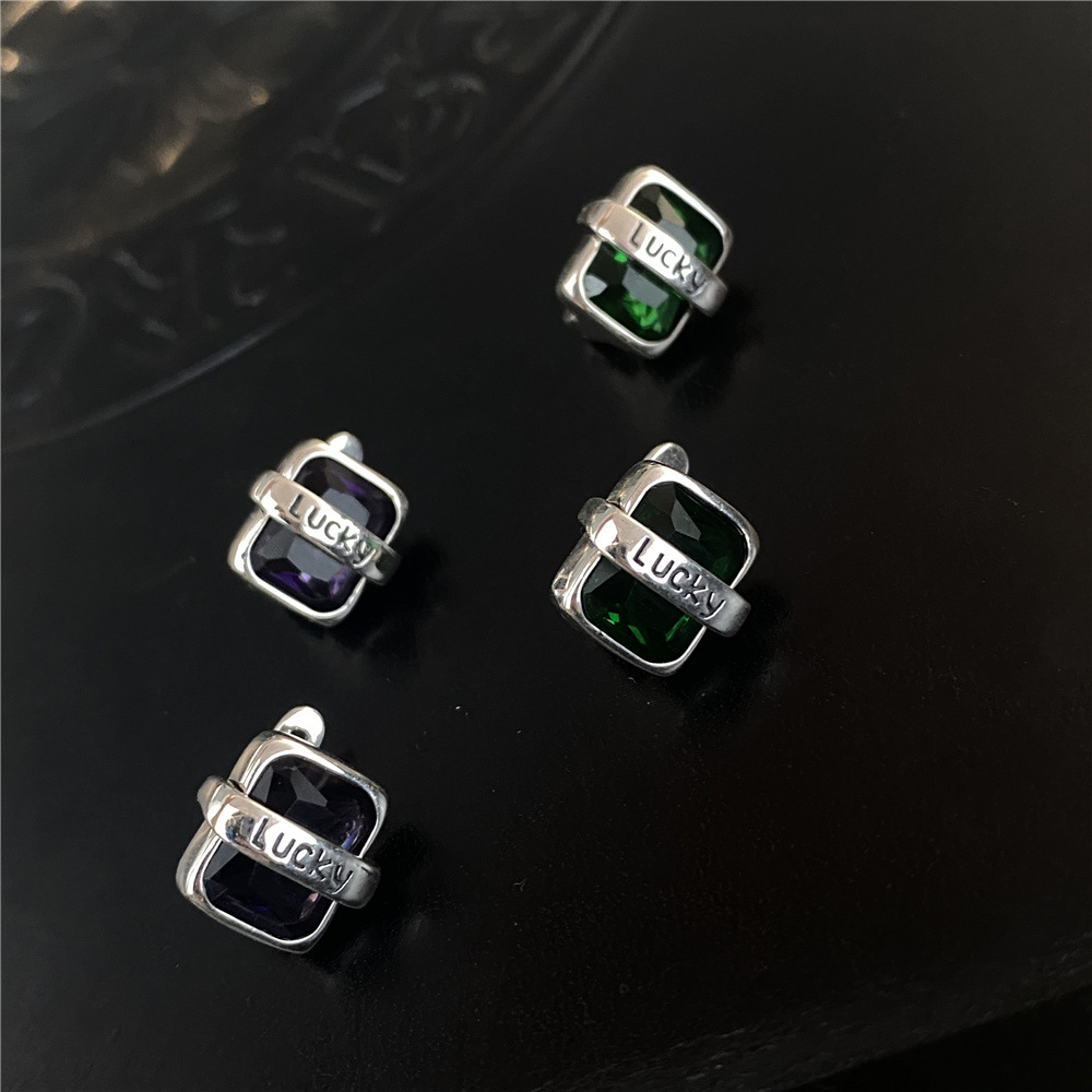 Corea del Sur Dongdaemun suerte diamante cuadrado hebilla avanzada nicho diseño luz lujo 925 aguja de plata pendientes del todo fósforo