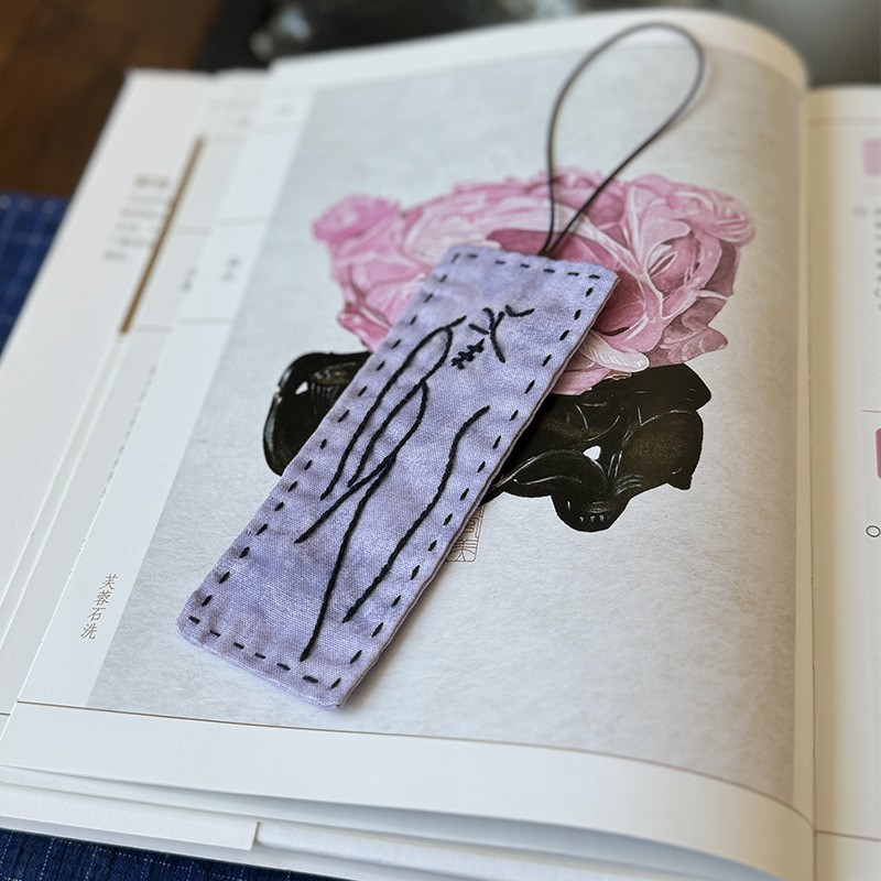 Marcadores de flores bordadas a mano Ludiy material de bordado bolsas de libros marcadores de esquinas lindos marcadores creativos de estudiantes