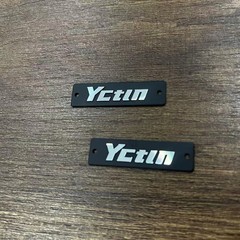 工場直接供給金属線引き看板高光沢銘板香水ボトル看板エポキシ商標