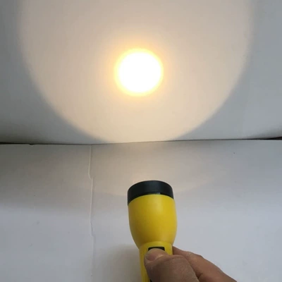 UV fənərlər: lighting during power outages, suitable for students