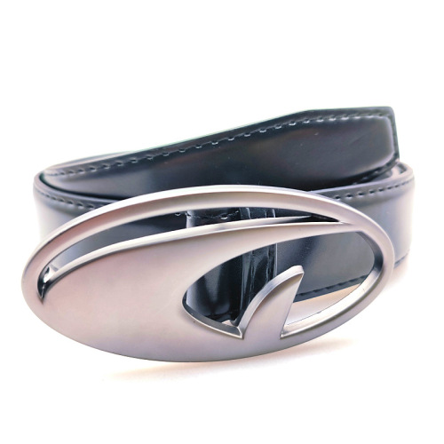 Black sandblasted alloy buckle decorative belt with LOGO letters, fashionable design to match various clothing