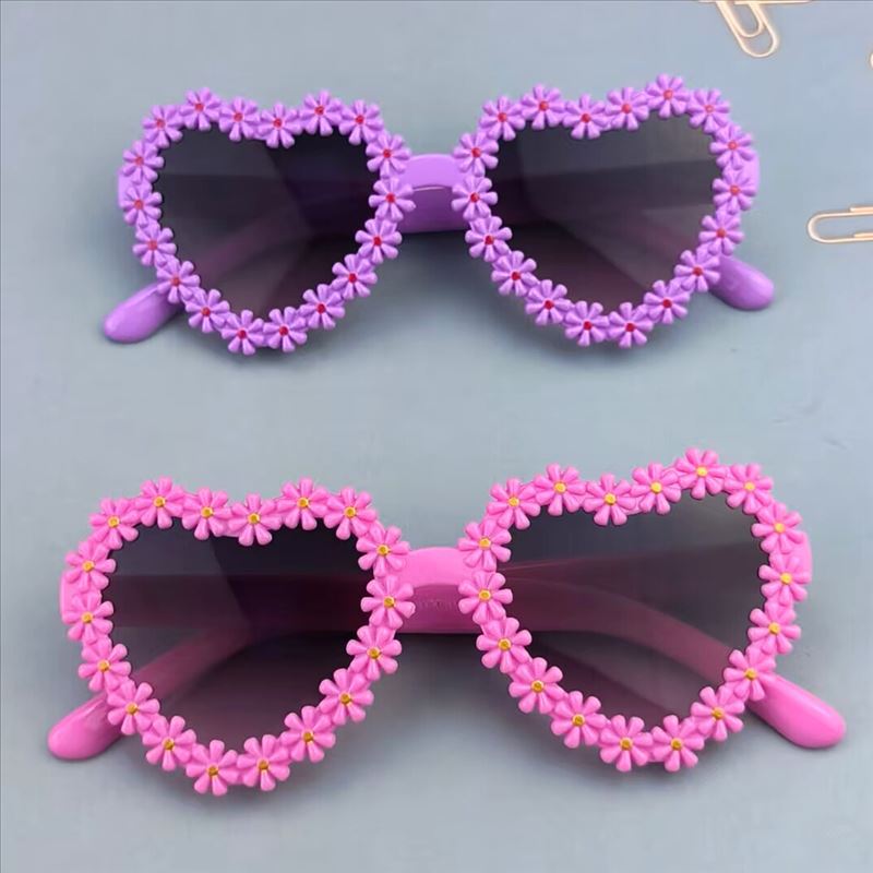 Full Frame Glasses Structure Cute Novelty Heart Shape Ac UV400 Protection Tinted Lenses Special-Shaped Mirror Full Frame Kids Sunglasses