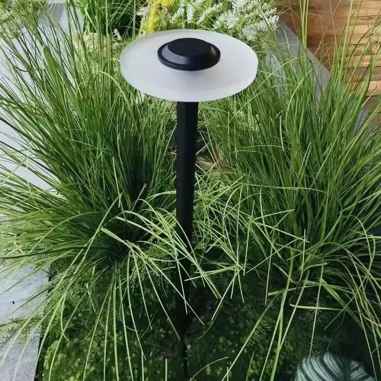 ネット赤芝生灯床挿し式花園別荘装飾雰囲気灯景観庭園灯飾り小庭通路挿し灯|undefined