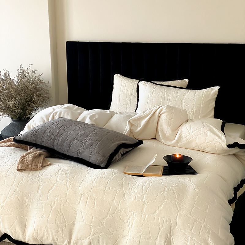 Light Luxury Embossed Texture Winter Fleece-Lined Milk Velvet Duvet Cover Warm Four-Piece Bedding Set with Thickened Rabbit Lace