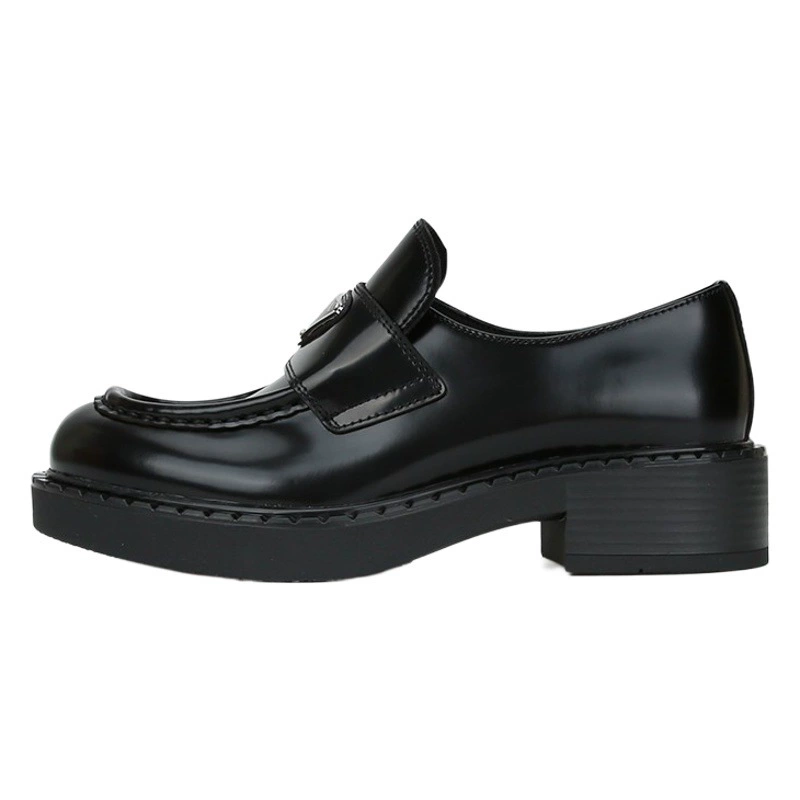 Женские туфли P Carrefour, осень-зима 2025, новый стиль, натуральная кожа, толстая подошва, толстый каблук, треугольный логотип, маленькие кожаные туфли в британском стиле в стиле ретро для женщин