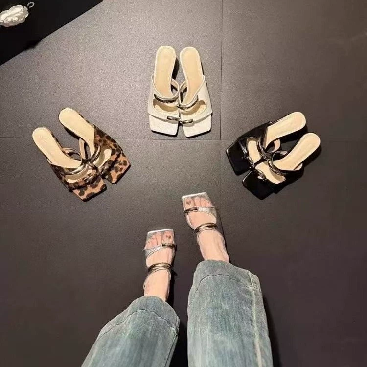 Увеличение французских холодных тапочек на высоком каблуке с леопардовым принтом 2025 новая летняя темпераментная модная сеть красные случайные холодные тапочки