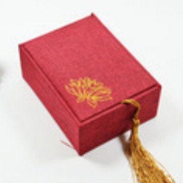 Manufacturer sells wholesale guzheng nail box red linen Chinese style guzheng nail box 8 pieces